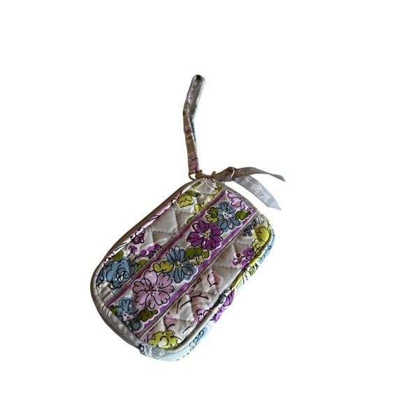 Vera Bradley Quilted Wristlet Wallet With Floral Pattern & Zipper Closure - Picture 4 of 4